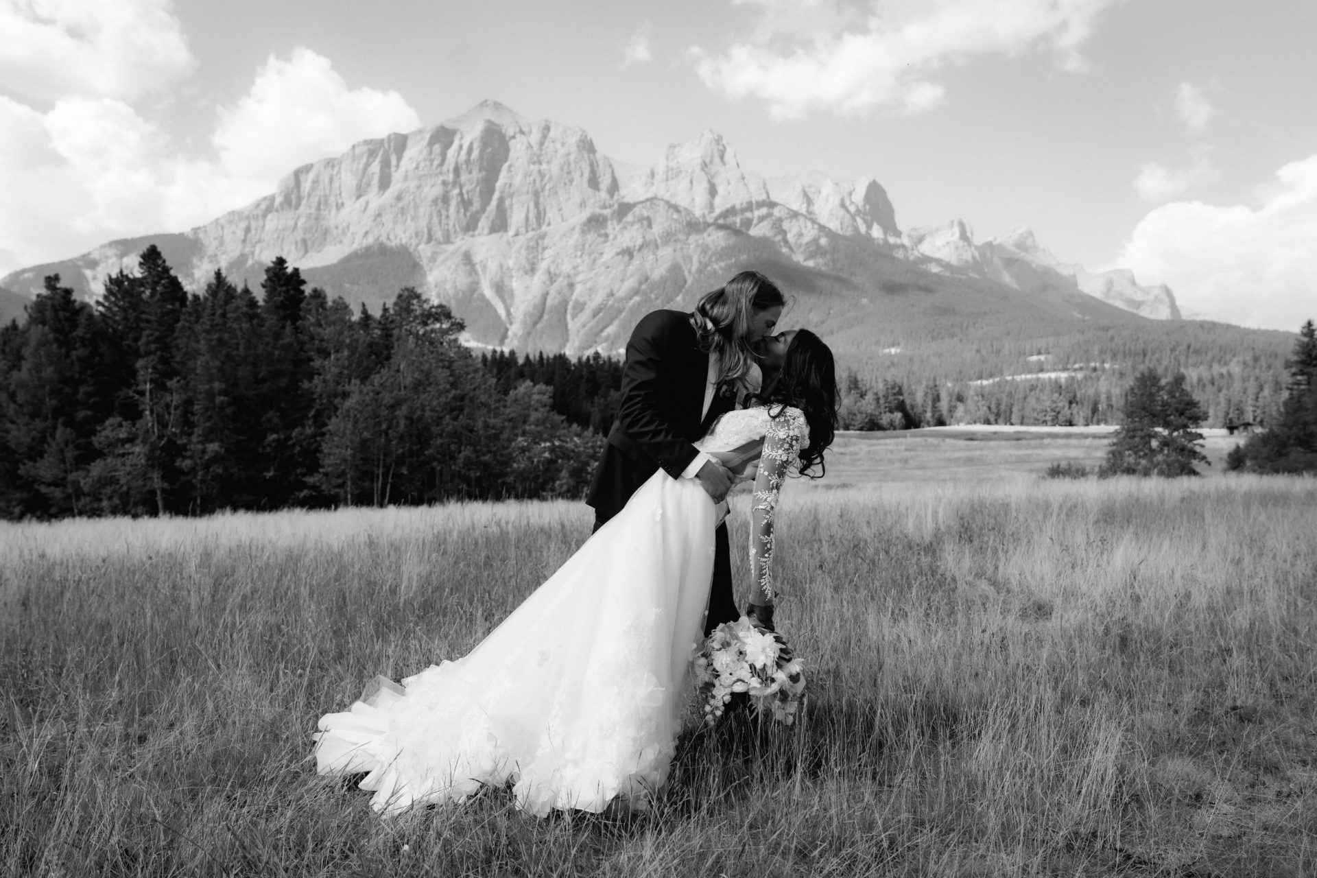 Modern Mountain Wedding in Canmore